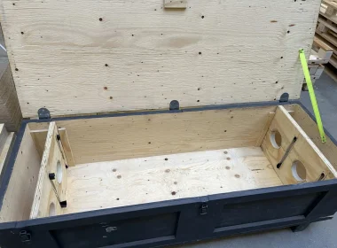 Maßgeschneiderte Verpackungen für empfindliche Produkte - mit Formpolsterung, Aussparungen und Fixiereinsätzen